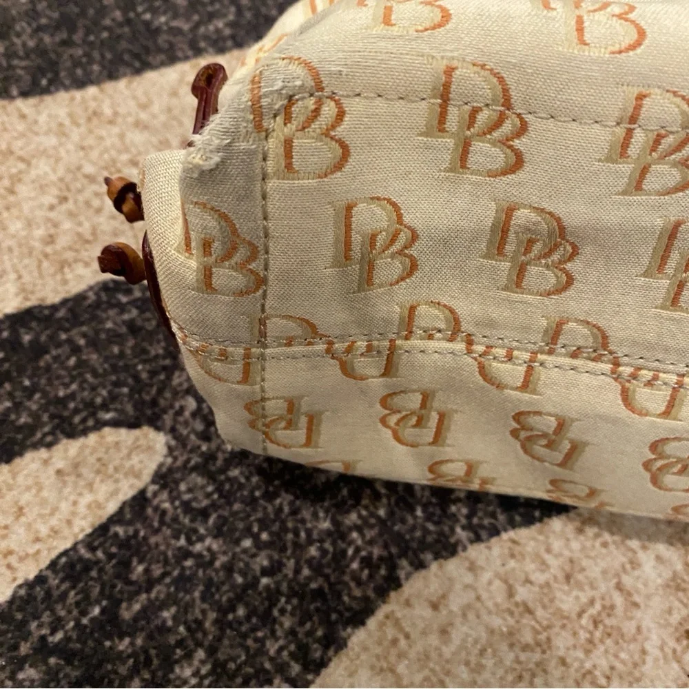 Bag, Dooney & Bourke Tan Monogram Hobo - Picture 11 of 16